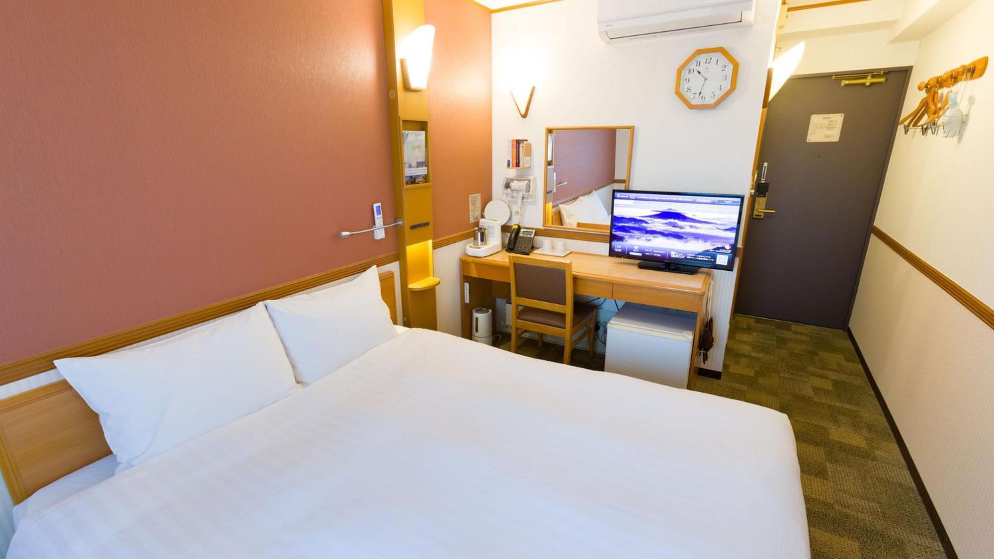 Toyoko Inn Kanazawa-Eki Higashi-Guchi Rum bild