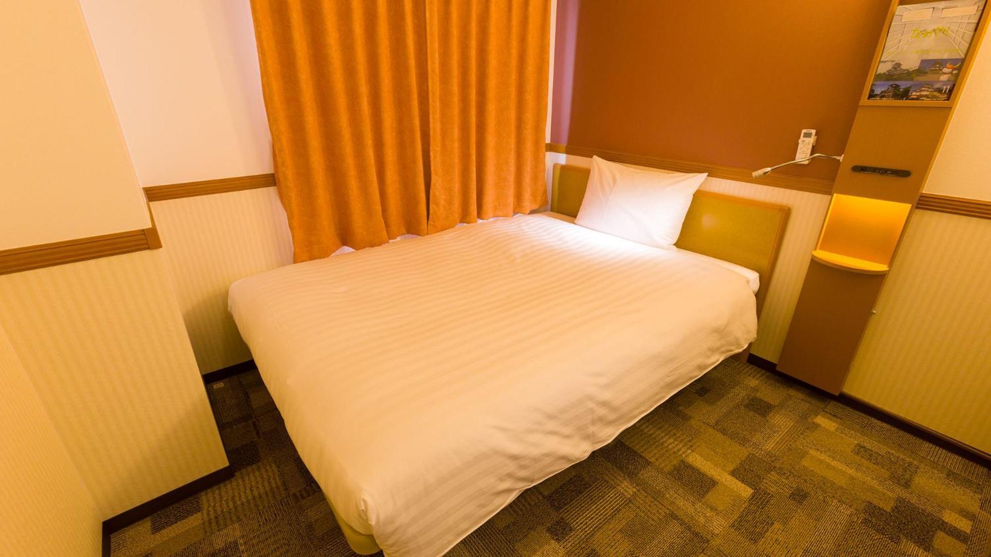 Toyoko Inn Kanazawa-Eki Higashi-Guchi Rum bild